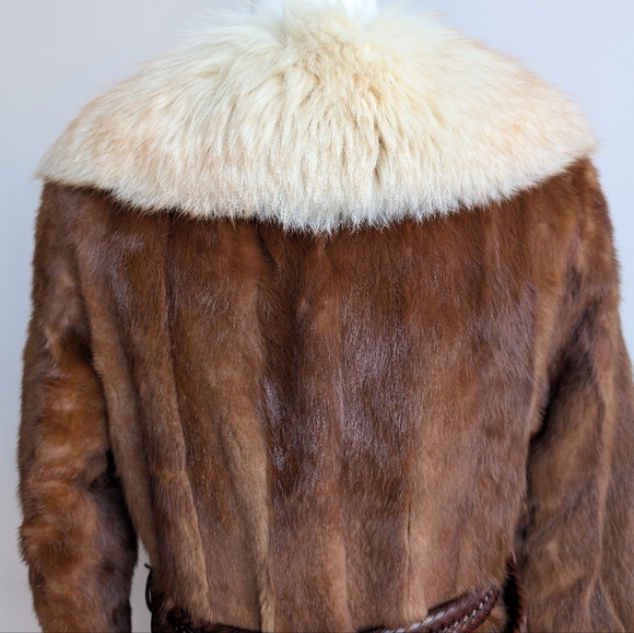 Vintage Mink Fur Coat With Fox Fur Collar And Trim - Picture 8 of 16